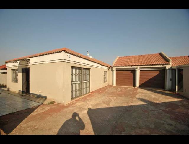 3 BEDROOM HOUSE FOR SALE IN VOSLOORUS